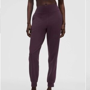 Lululemon Align High-Rise Jogger
*Regular
Black Plum